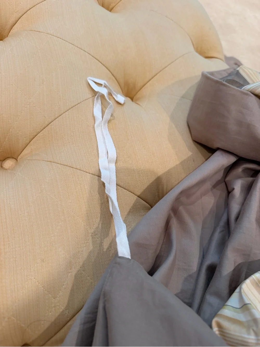Brand NEW Pottery Barn Silk Duvet Cover- King Size